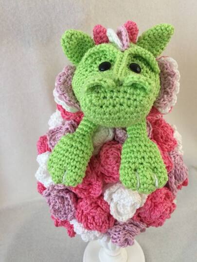 Drache Delmira ( Beschützerin der Rosen )