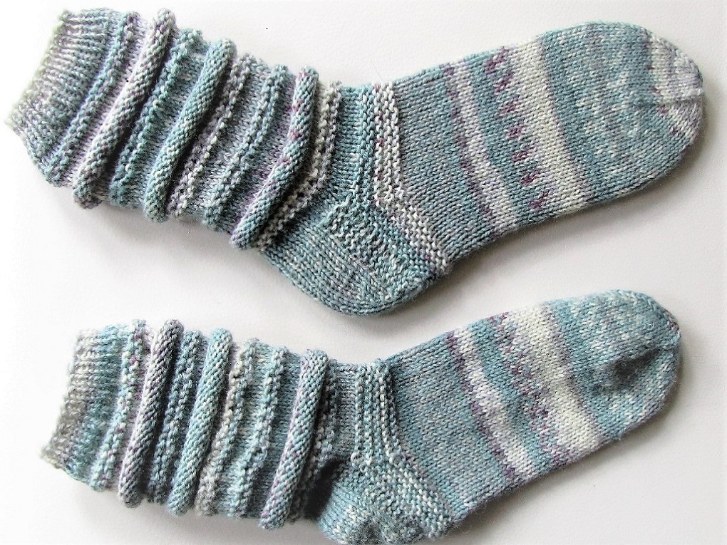 Strickanleitung_           Socke-gerollt