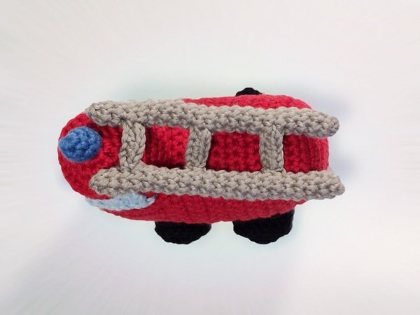 How to crochet a cuddly little fire truck