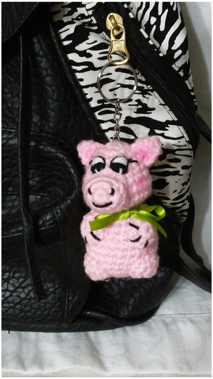 Häkelanleitung Kleines Schwein Schlüsselbund PDF english- deutsch. Ternura Amigurumi
