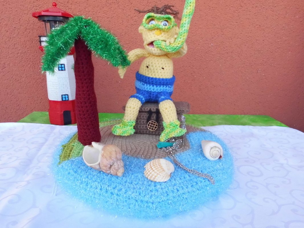 Amigurumi- Taucher mit Schatztruhe