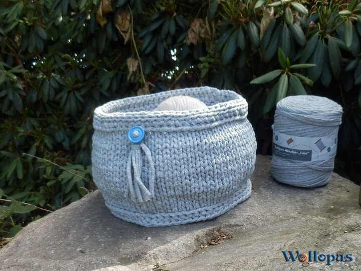 Korb aus Textilgarn, gehäkelt und gestrickt