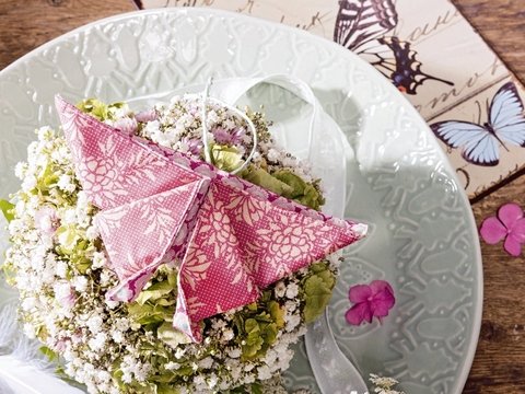 Origami-Schmetterlinge aus Stoff