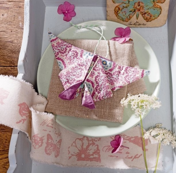 Origami-Schmetterlinge aus Stoff