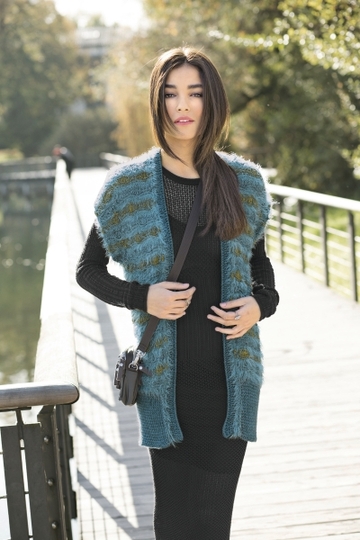 Weste im mehrfarbigen Wellenmuster