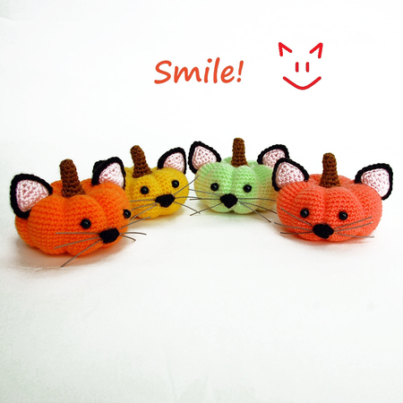 Amigurumi pattern for Halloween pumpkin cat. Crochet Halloween souvenir