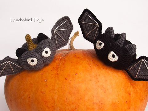 Amigurumi pattern for Halloween pumpkin bats