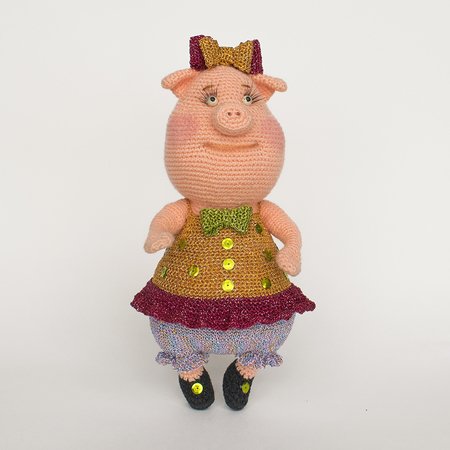 Amigurumi pattern for Miss Gruntie pig. Crochet piggy tutorial