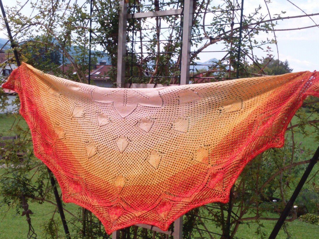 Leprechaun - half circle shawl (knitting)
