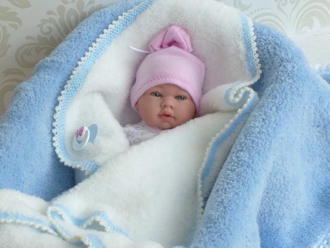 Flauschige Babydecke - gestrickt mit kleinem Häkelrand