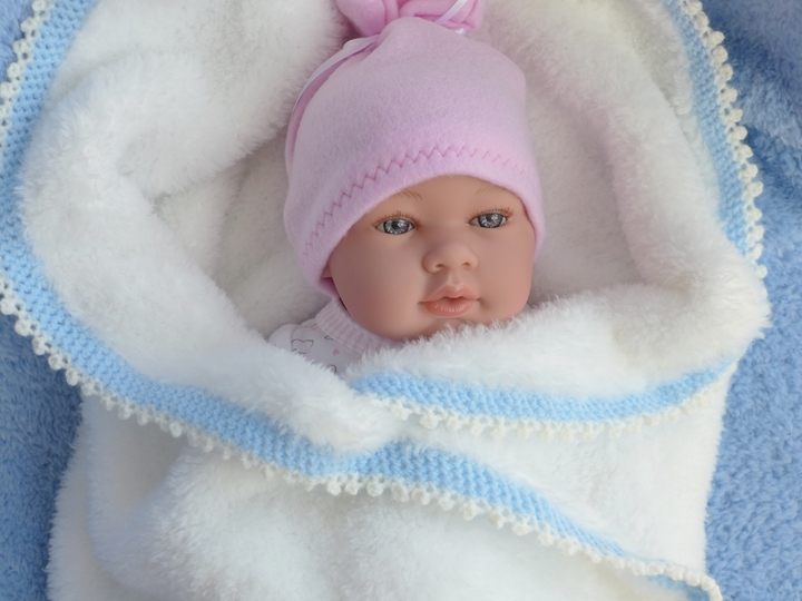 Flauschige Babydecke - gestrickt mit kleinem Häkelrand