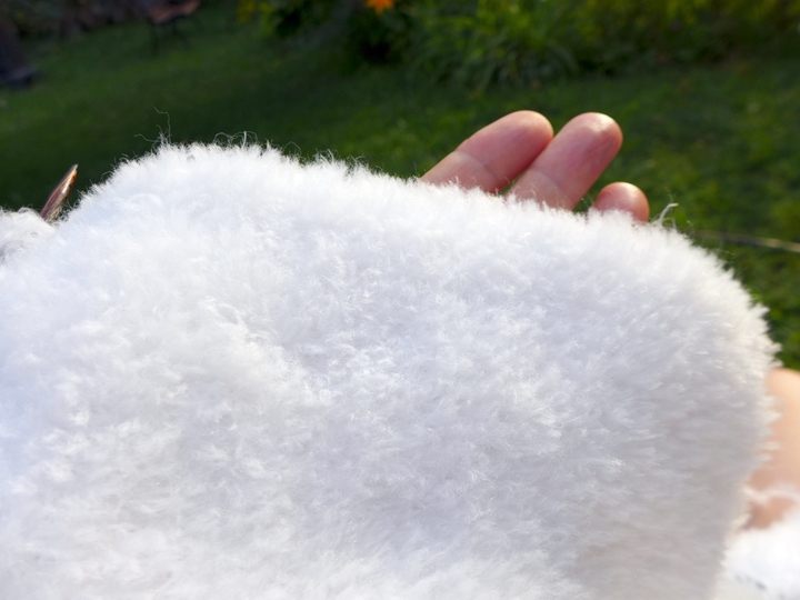 Flauschige Babydecke - gestrickt mit kleinem Häkelrand