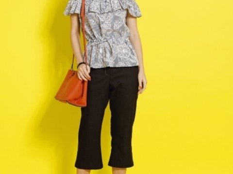 Schwarze Kick-Flare-Hose