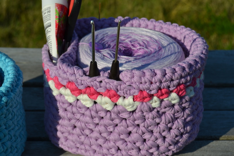 - BOBBELKÖRBCHEN - stabiles Utensilo mit eingearbeiteten Fächern für Handarbeitsmaterial mit Henkeln, Bobbelkörbchen, Körbchen, Korb Bobbeltasche