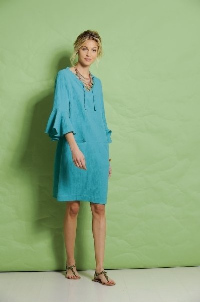 Türkisfarbenes Kleid aus Musselin