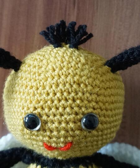 Häkelanleitung für die freche Biene Mila!