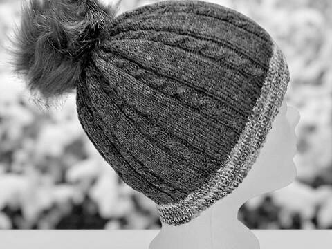 Strickanleitung für die Mütze Cortney mit mehreren Varianten
