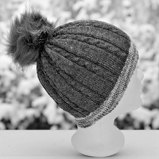 Strickanleitung für die Mütze Cortney mit mehreren Varianten