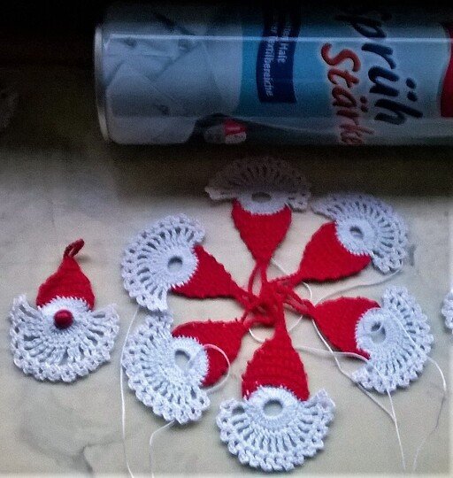 kleiner Weihnachtsmannanhänger