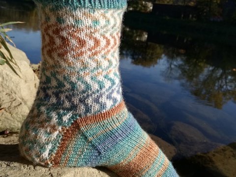 Strickanleitung Socken *Donauwellen* Wellenmuster stricken, Wasserratten