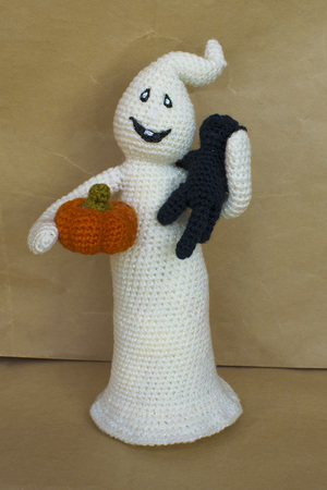 Amigurumi pattern for the Halloween Shimmering Ghost
