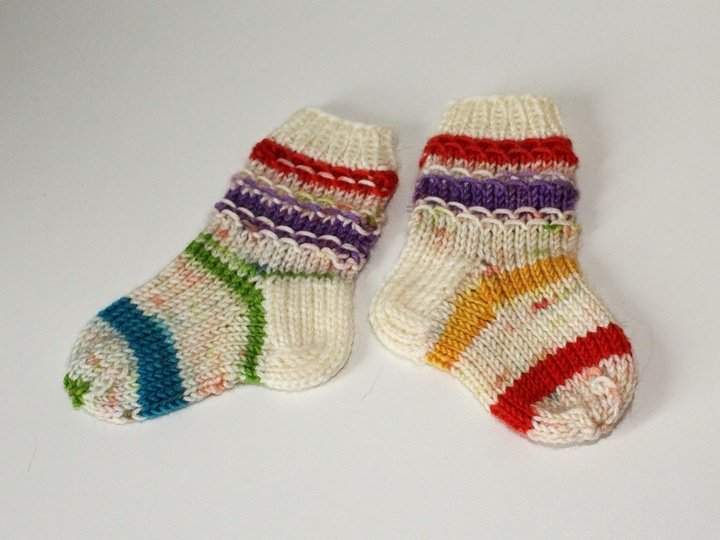 Strickanleitung Baby-Set Lollypop, Strampelsack, Mütze, Socken, Schuhe