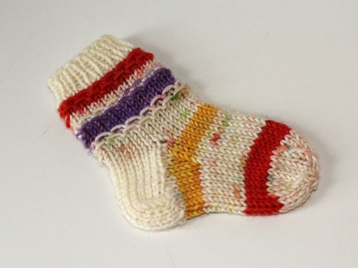 Strickanleitung Baby-Set Lollypop, Strampelsack, Mütze, Socken, Schuhe