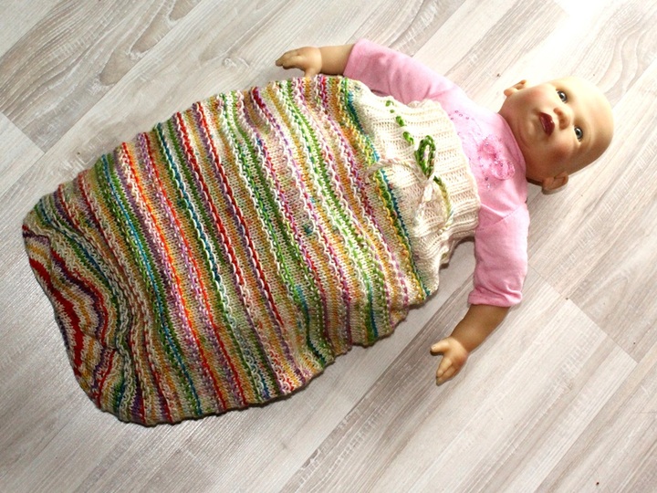 Strickanleitung Baby-Strampelsack, Schlafsack, Schlupfsack, Pucksack 0 - 6 Monate