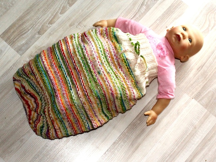 Strickanleitung Baby-Strampelsack, Schlafsack, Schlupfsack, Pucksack 0 - 6 Monate