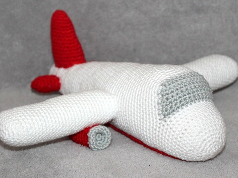 Big white plane crochet pattern