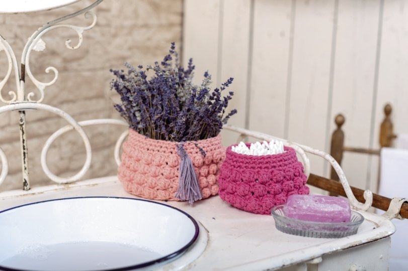 Gestrickter Waschlappen und Waschhandschuh