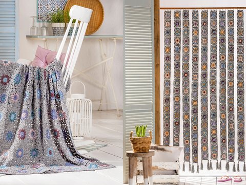 Granny Squares – Decke und Vorhang aus Häkelquadraten