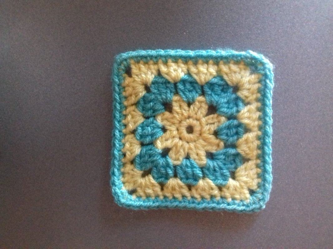 Two granny square patterns with flower - Image 2