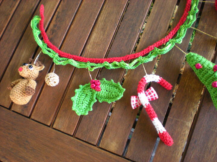 Weihnachtsgirlande Häkelanleitung