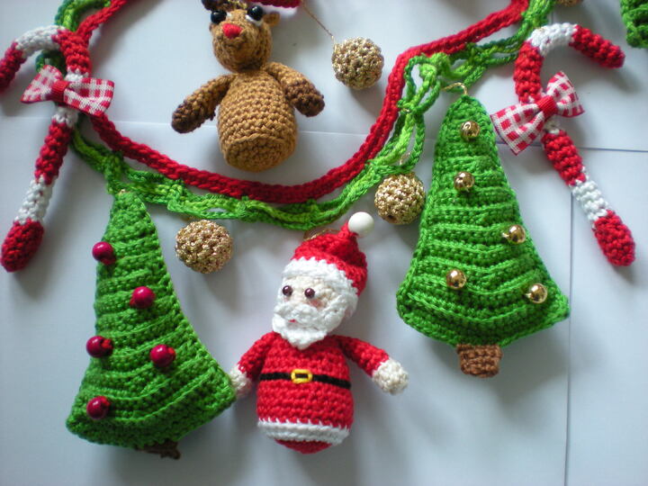 Weihnachtsgirlande Häkelanleitung