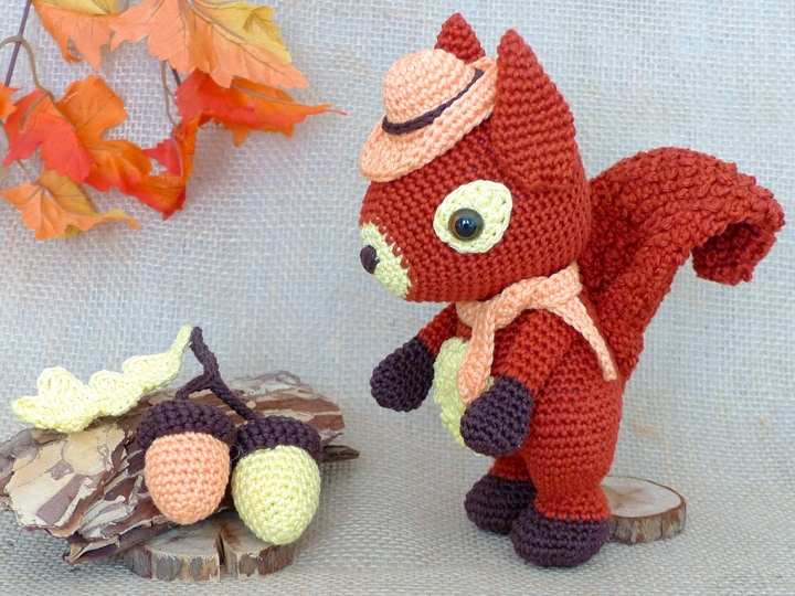 Louis, das listige Eichhörnchen – Amigurumi Häkelanleitung