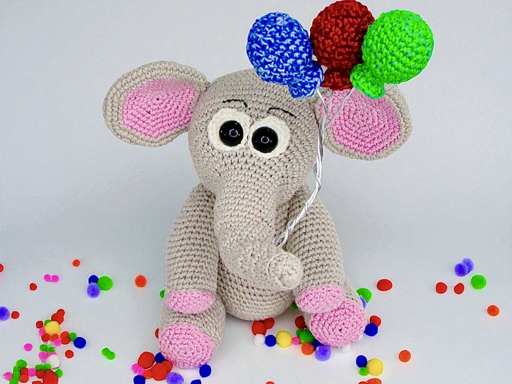 Cute Elephant with Balloon - Crochet Pattern