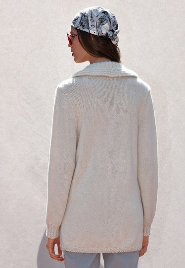 Strickanleitung Pullover Marithé mit gerippten Schalkragen