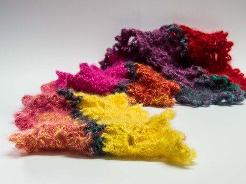 Spitzen-Schal aus Kid-Mohair mit Seide