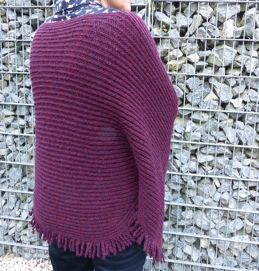 Strickanleitung, Poncho mit Fransen