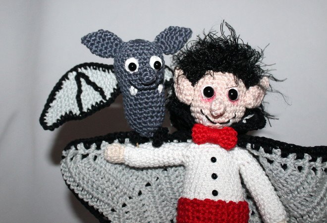 Vladimir the vampire and its bat flin crochet pattern german