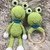 Set-Häkelanleitung Froschrassel und Kuscheltier