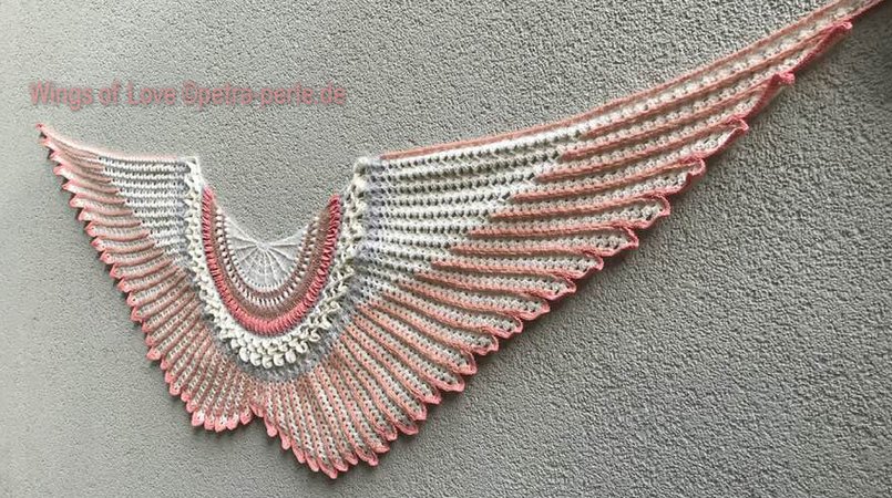 Petra Perle’s shawl „Wings of Love“