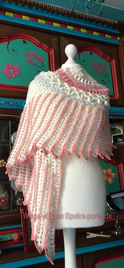Petra Perle’s shawl „Wings of Love“