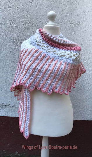 Petra Perle’s shawl „Wings of Love“