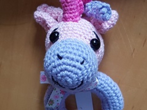 Einhorn-Rassel mit Holzring