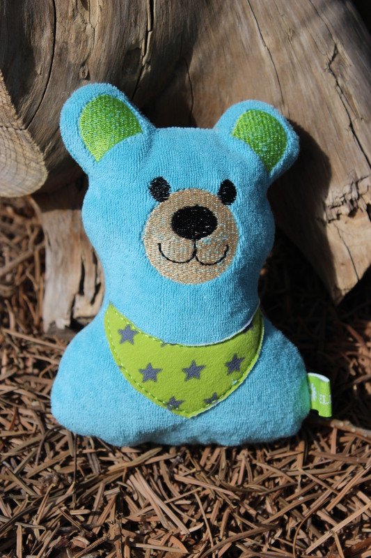 Bärli mit Halstuch Stickdatei ♥ ITH 13x18