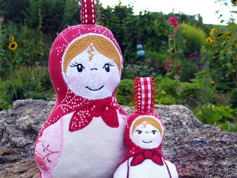 Stickdatei Olga ITH in 2 Größen