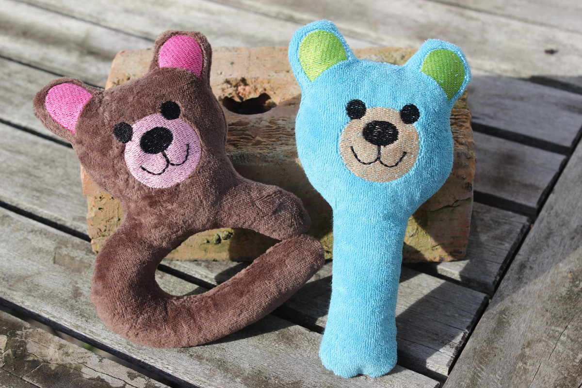 Greifling &amp; Rassel Stickdatei ♥ ITH Bär