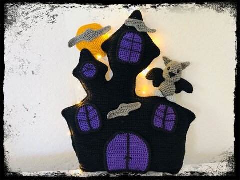 Süßes oder Saures - Halloween Kissen "Das Geisterschloß"